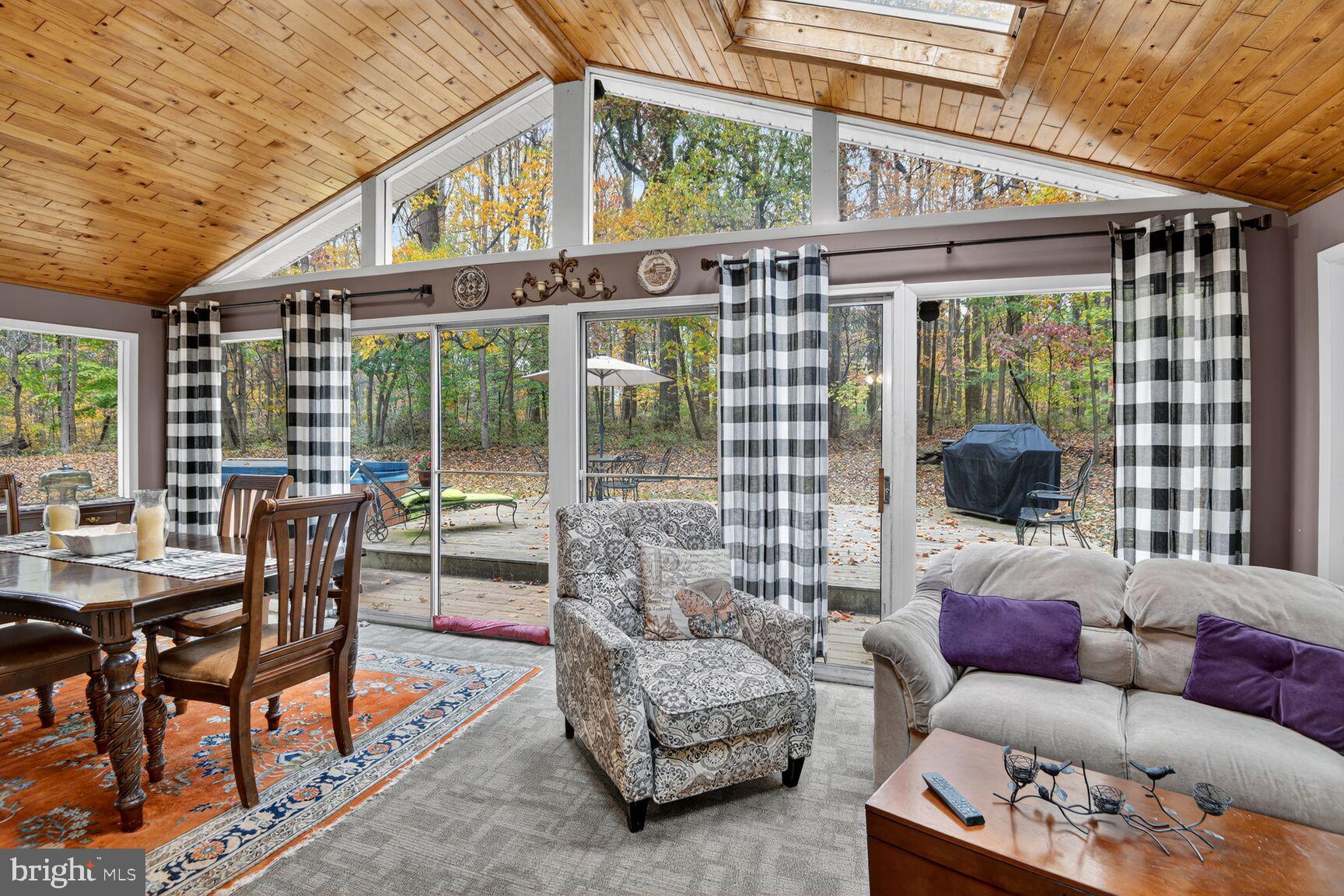 PT ROCKVILLE OUT RES. 3 - Residential