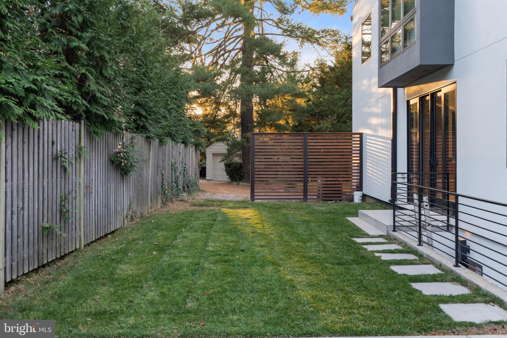 GREENACRES - Residential Lease