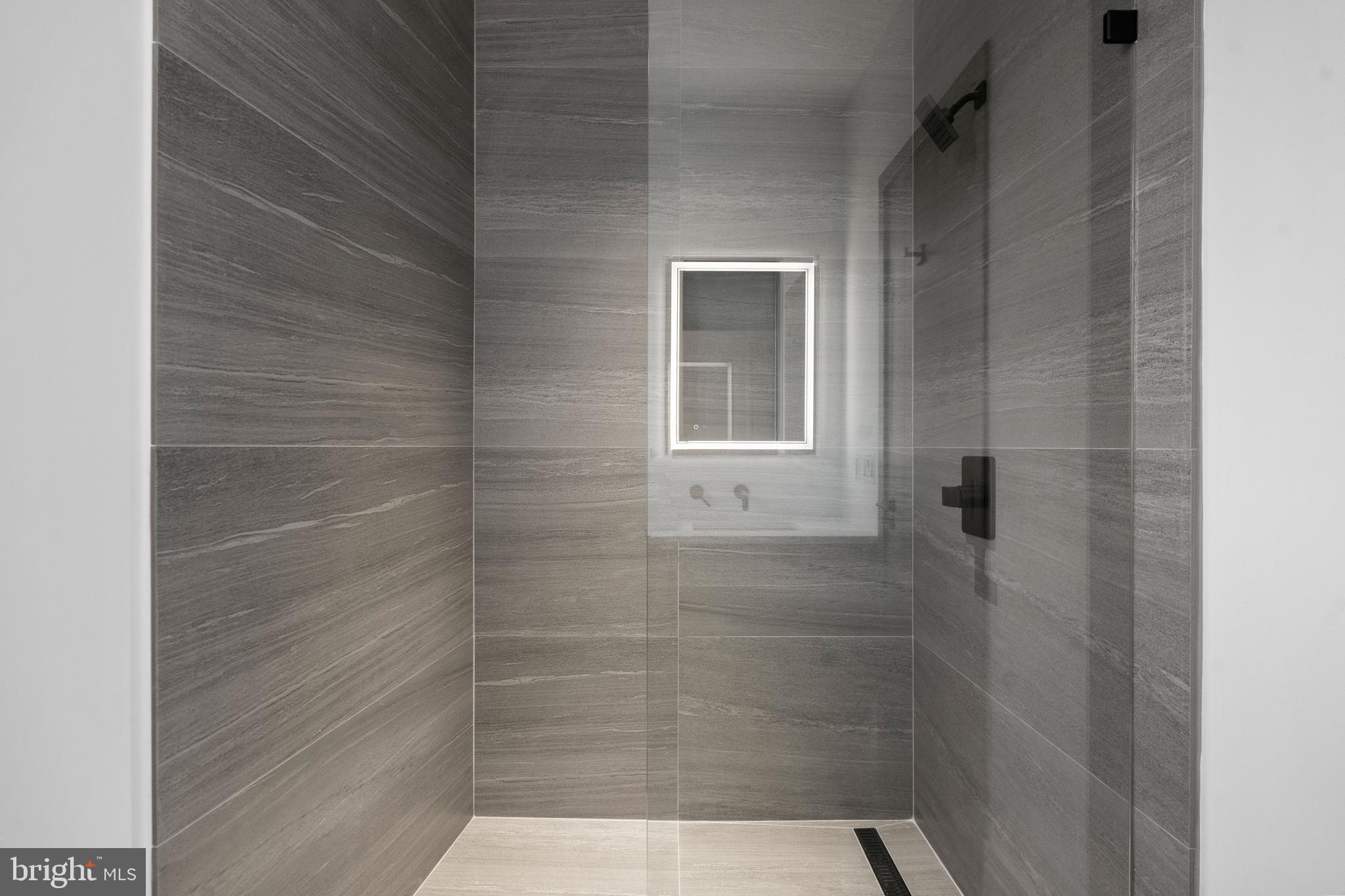 GREENACRES - Residential Lease