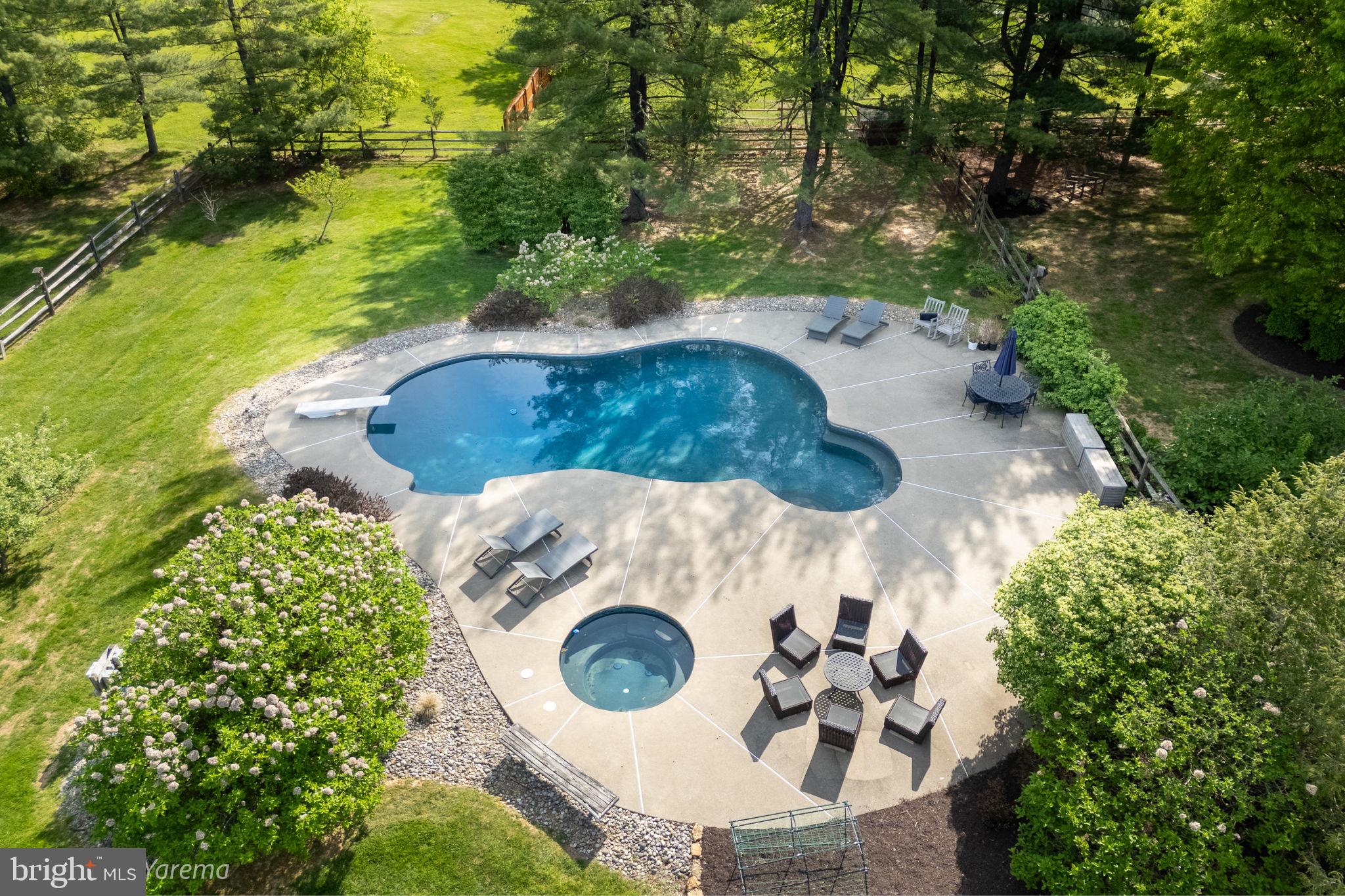 1840 APPLE TREE LANE