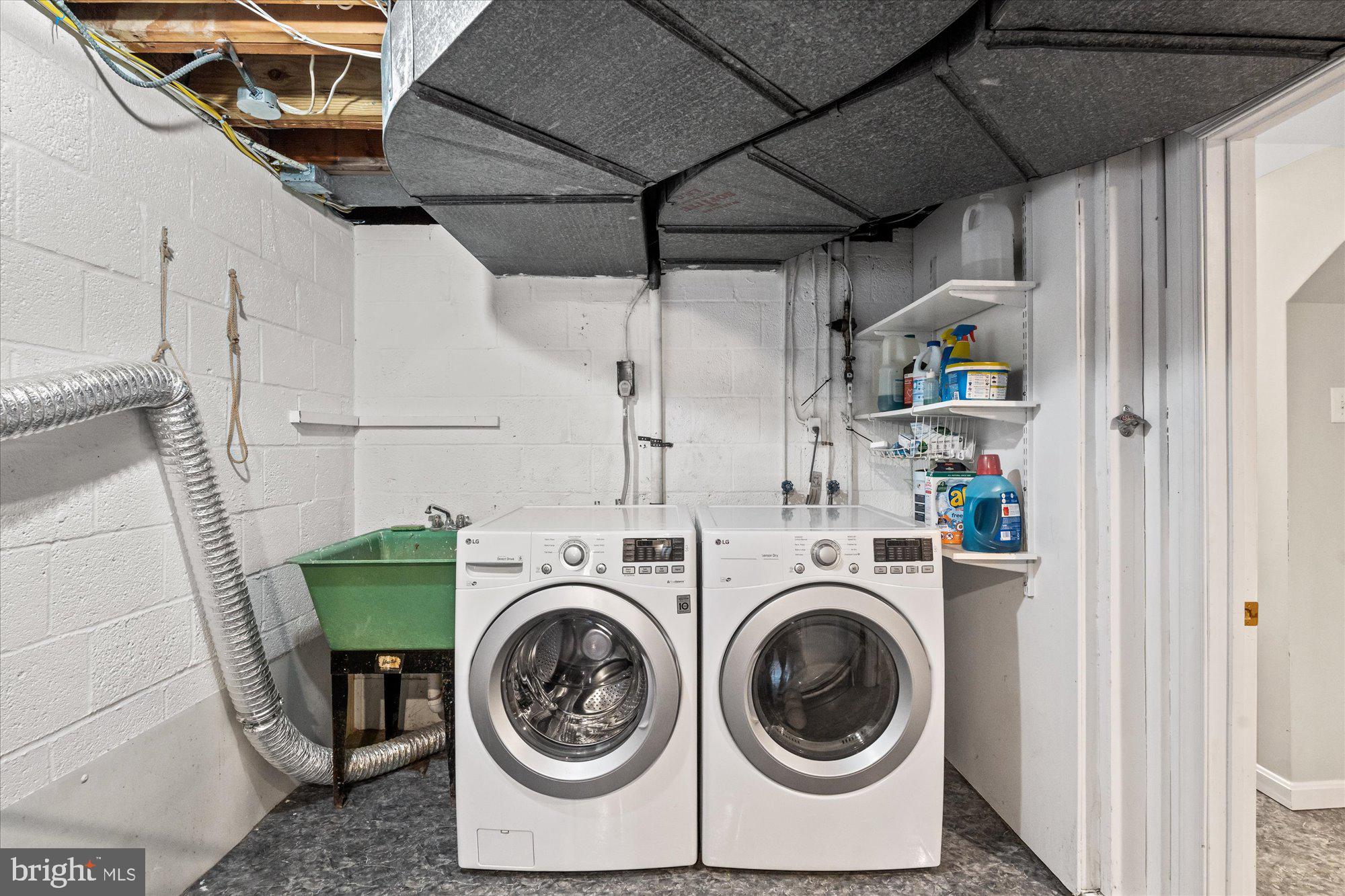 COLLINGWOOD ON THE POTOMAC - Residential