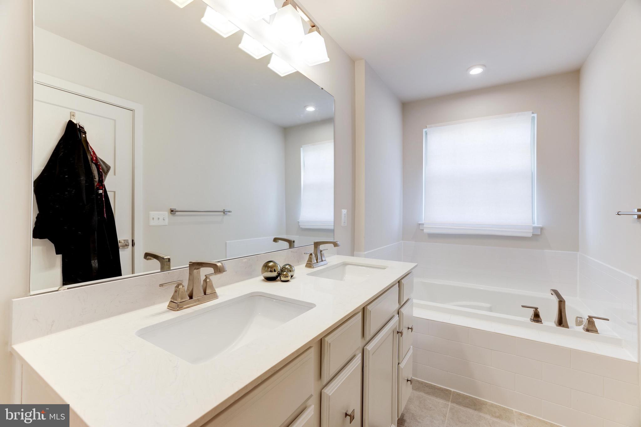 POTOMAC SHORES - Residential