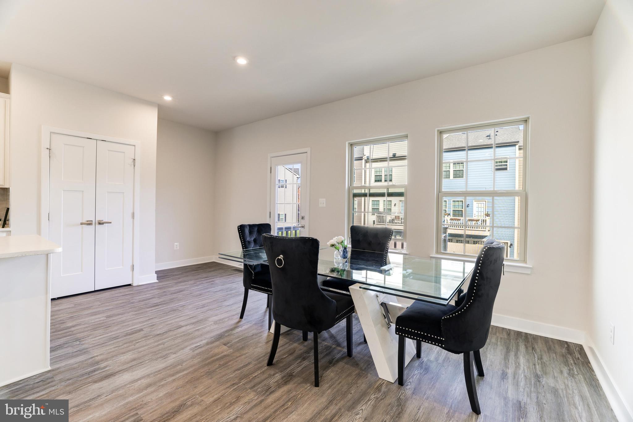 POTOMAC SHORES - Residential