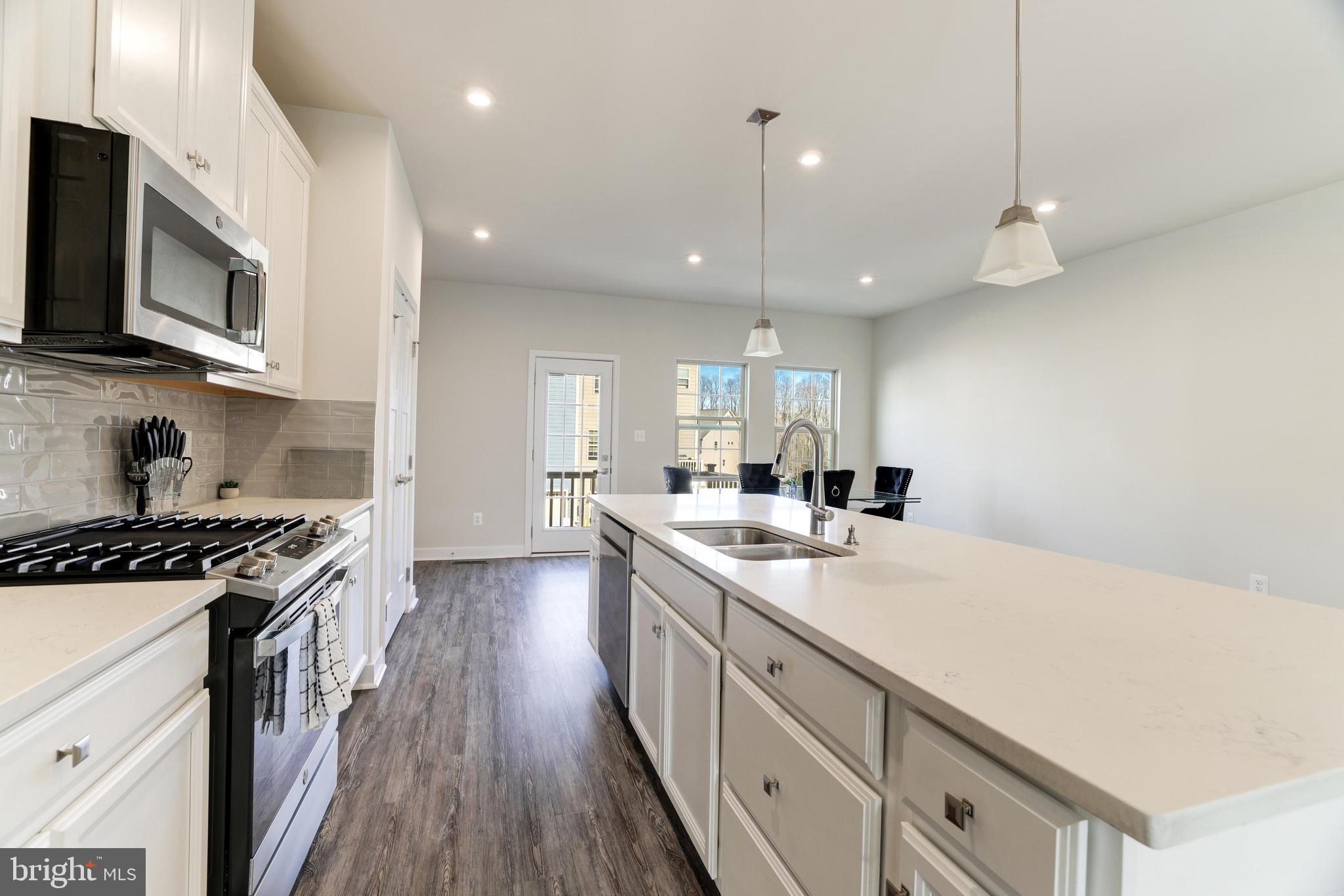 POTOMAC SHORES - Residential