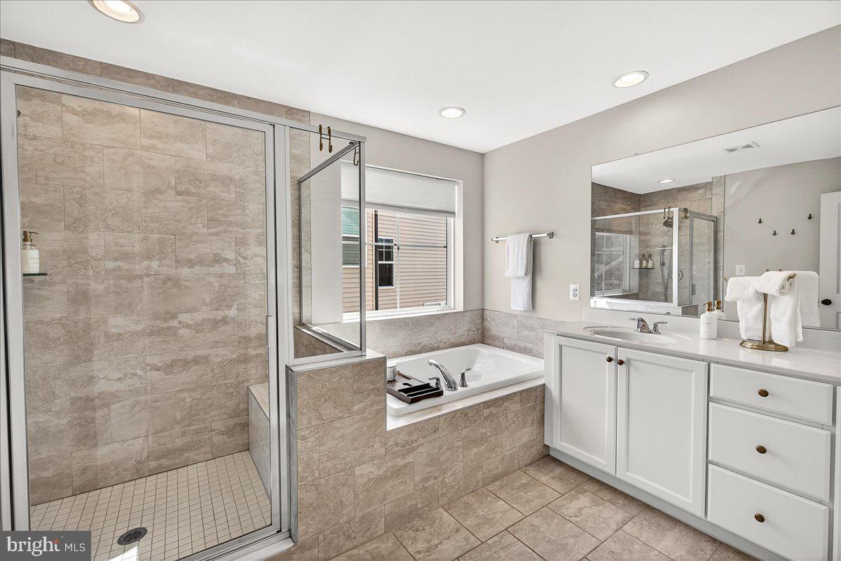 TALLYN RIDGE - Residential