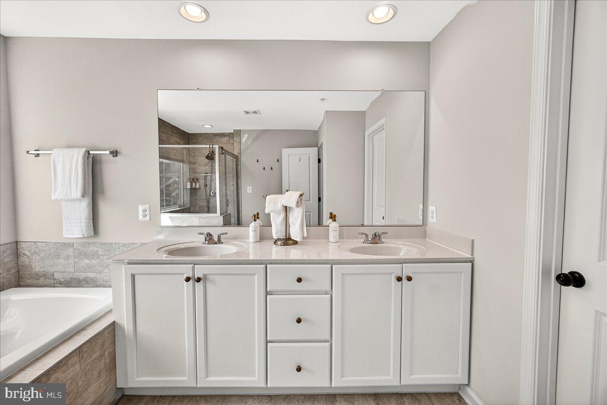 TALLYN RIDGE - Residential