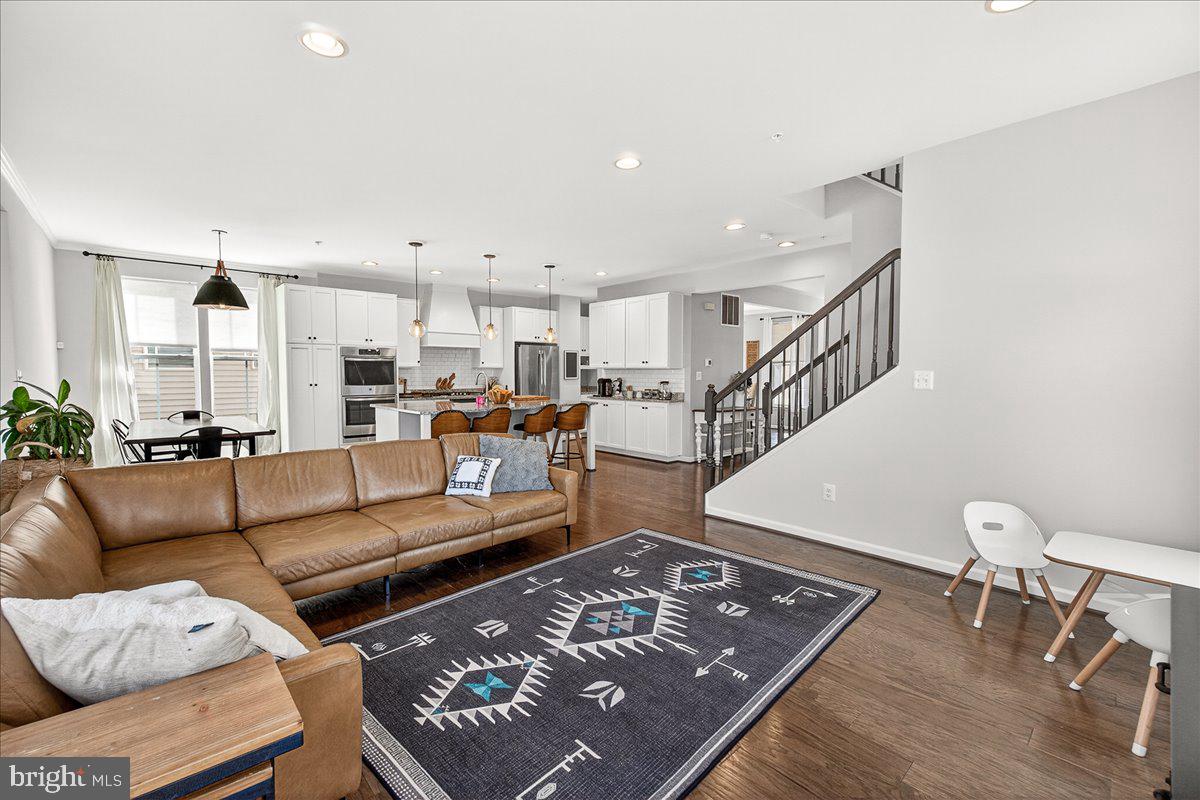 TALLYN RIDGE - Residential