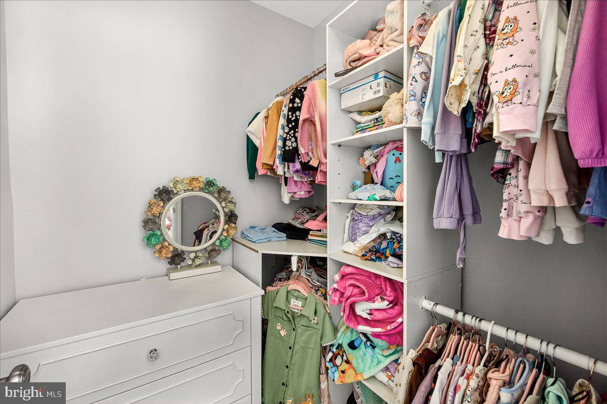 TALLYN RIDGE - Residential