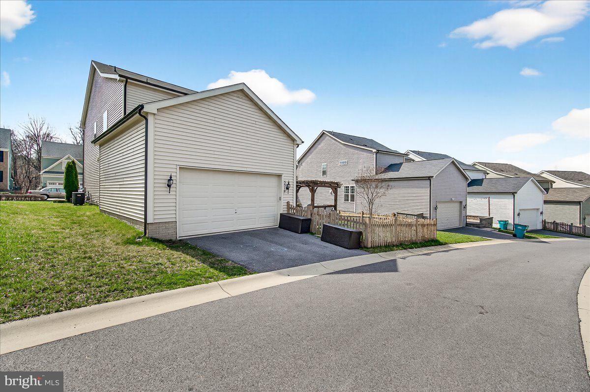 TALLYN RIDGE - Residential