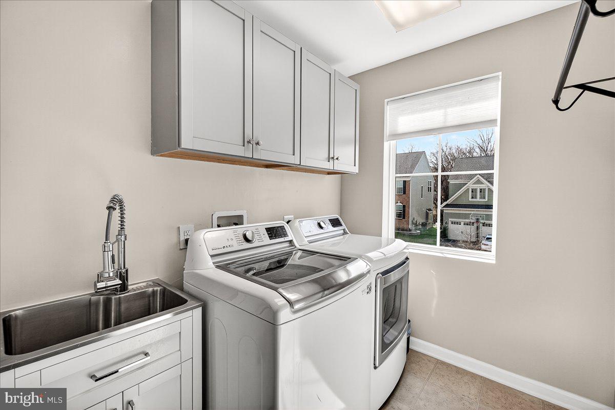 TALLYN RIDGE - Residential