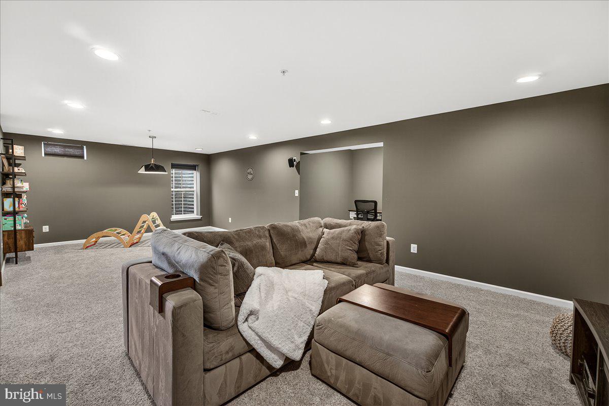 TALLYN RIDGE - Residential