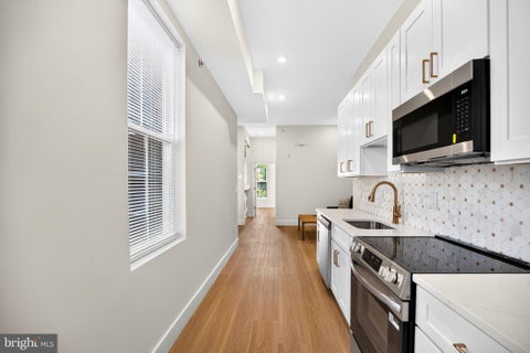 Townhouse For Rent - 2329 N College Avenue<br/> PHILADELPHIA, PA 19121