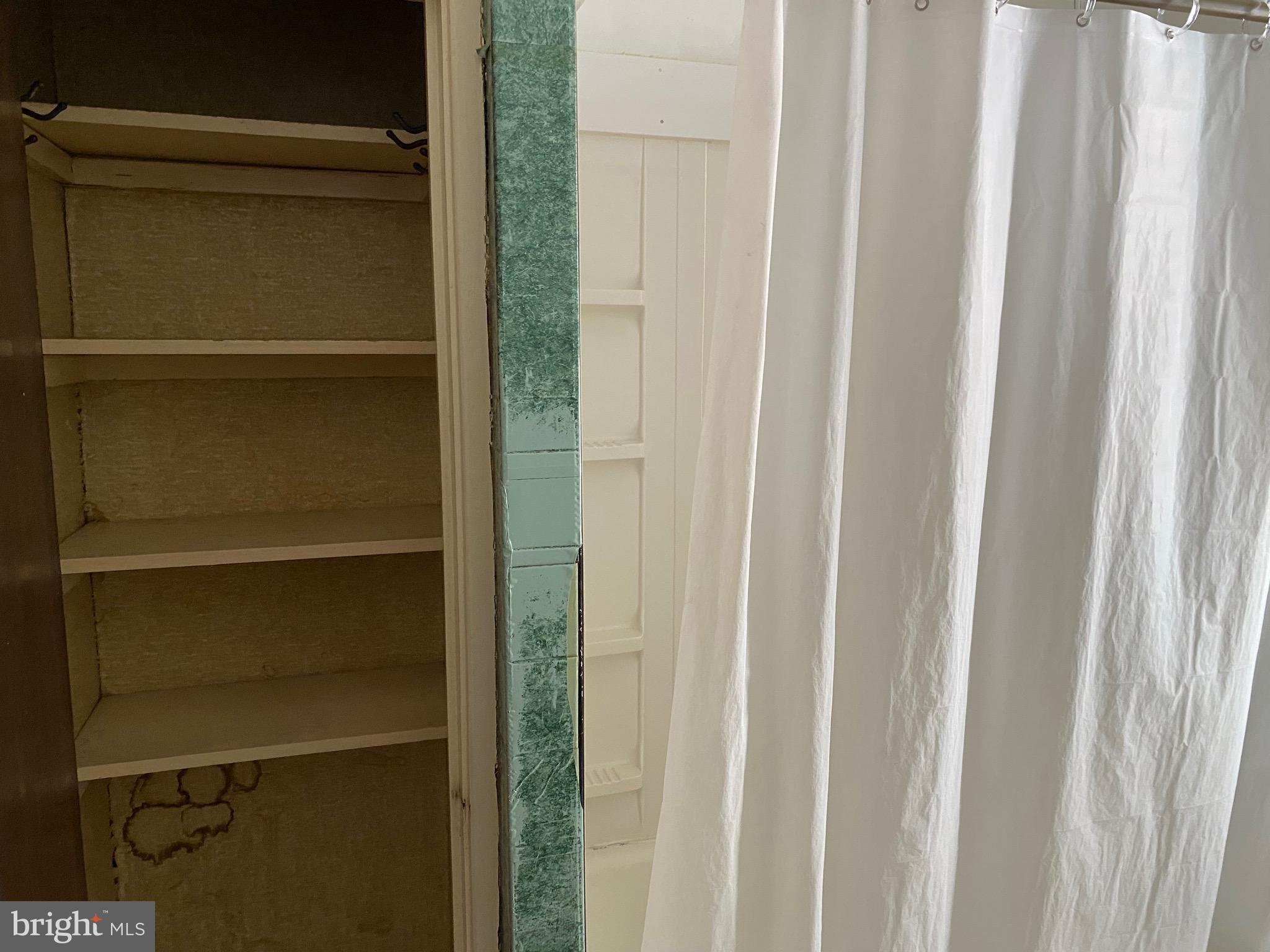 GIRARDVILLE - Residential