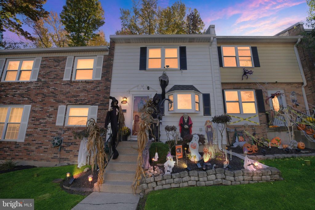 Photo of 423 N Mount Vernon Circle, BENSALEM, PA 19020 (MLS # PABU2107980)