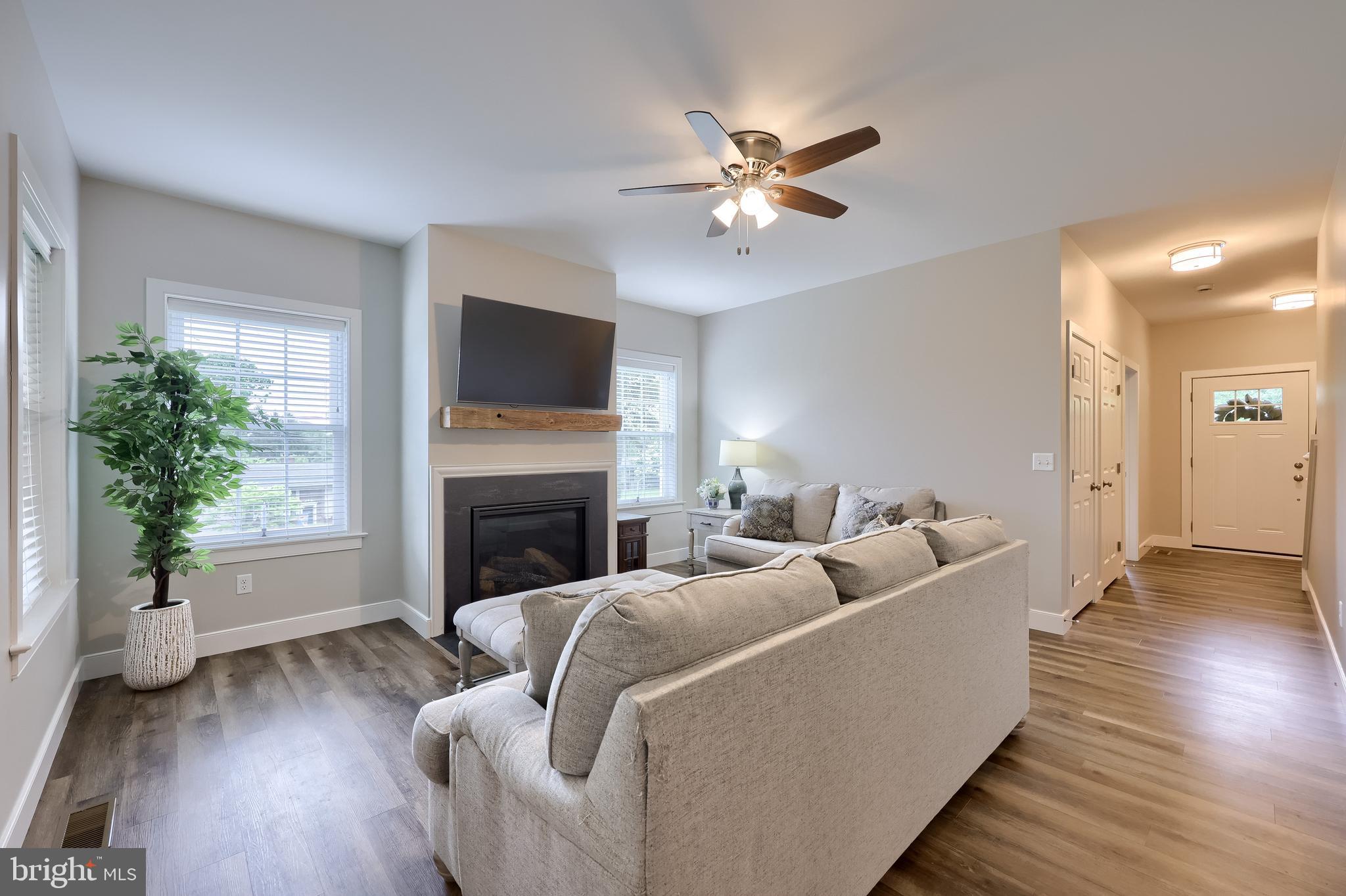 BLOSSOM HILL - Residential