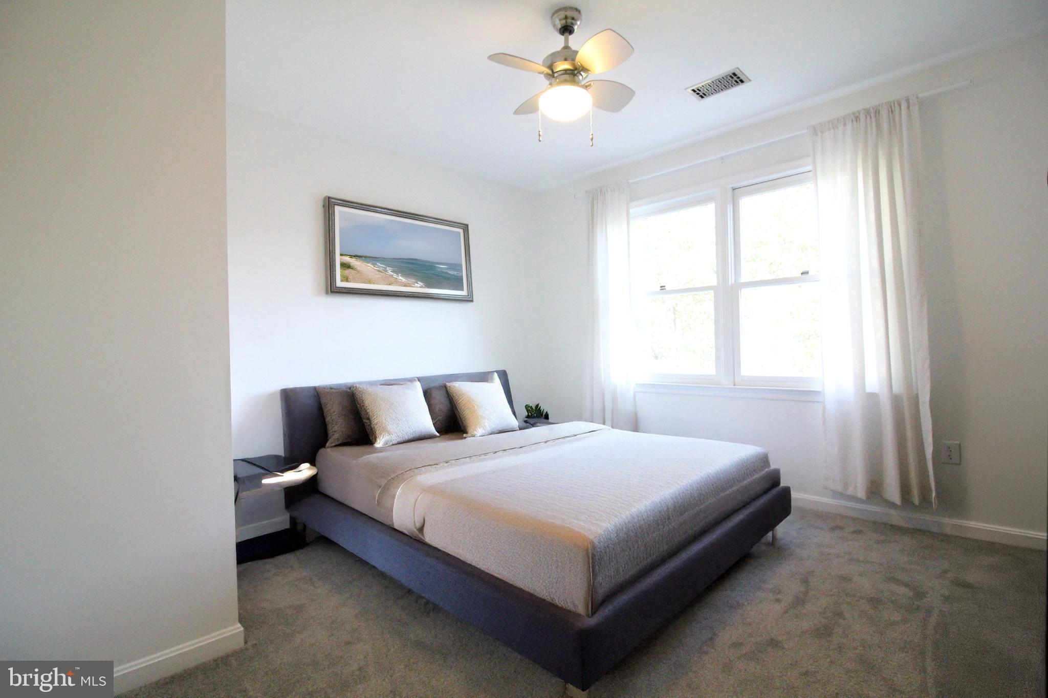 ST CHARLES HAMPSHIRE - Residential