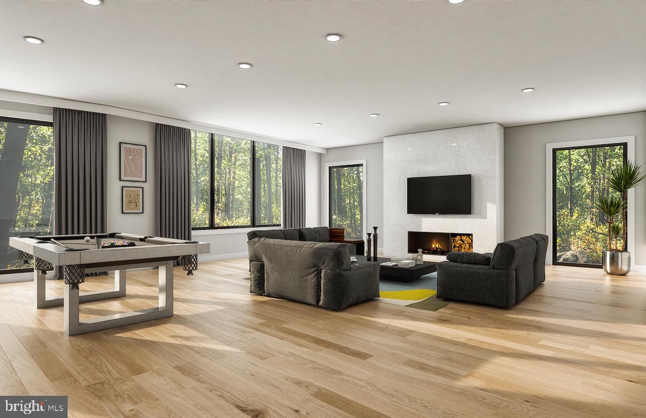 RIVERCREST - Residential