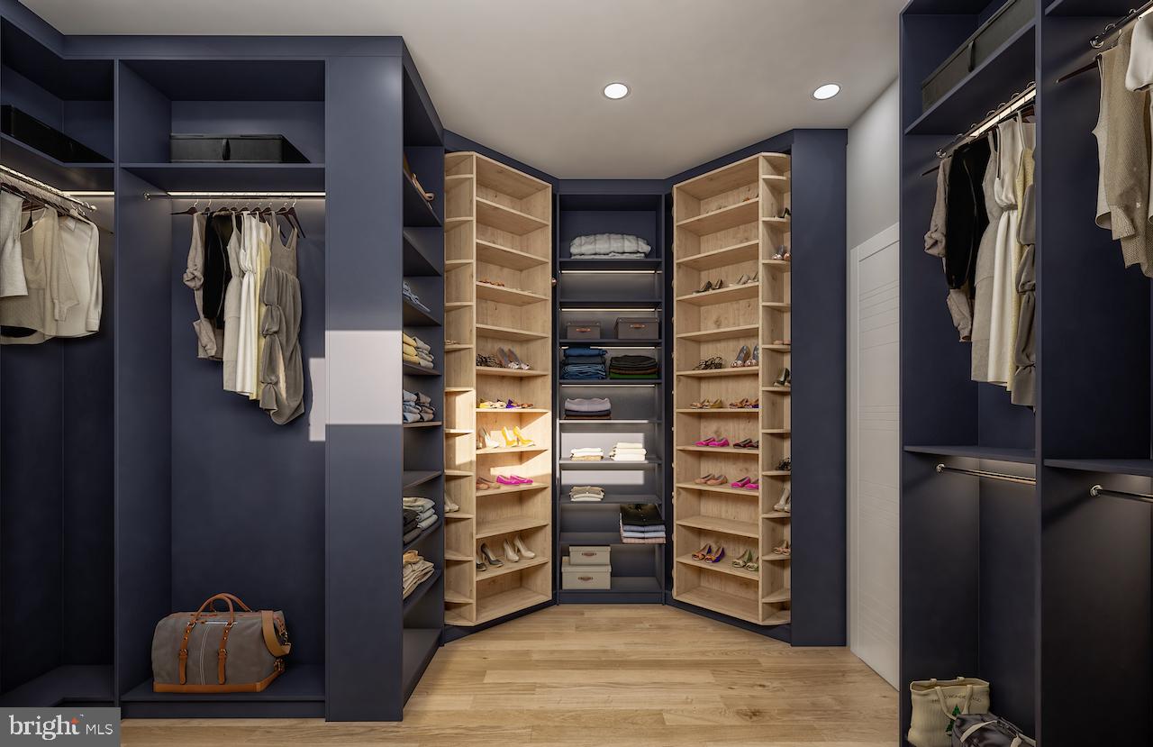 RIVERCREST - Residential