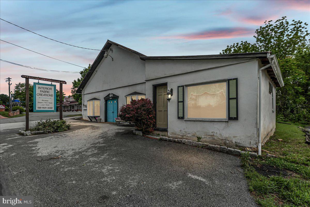 2060 NEWARK ROAD