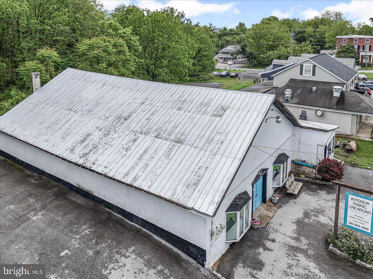 2060 NEWARK ROAD