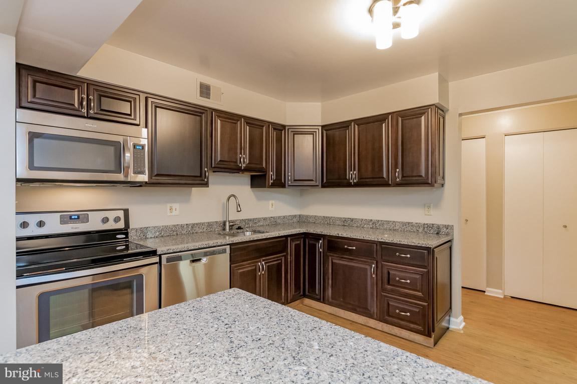 STAPLETON COURT GARDEN - Residential