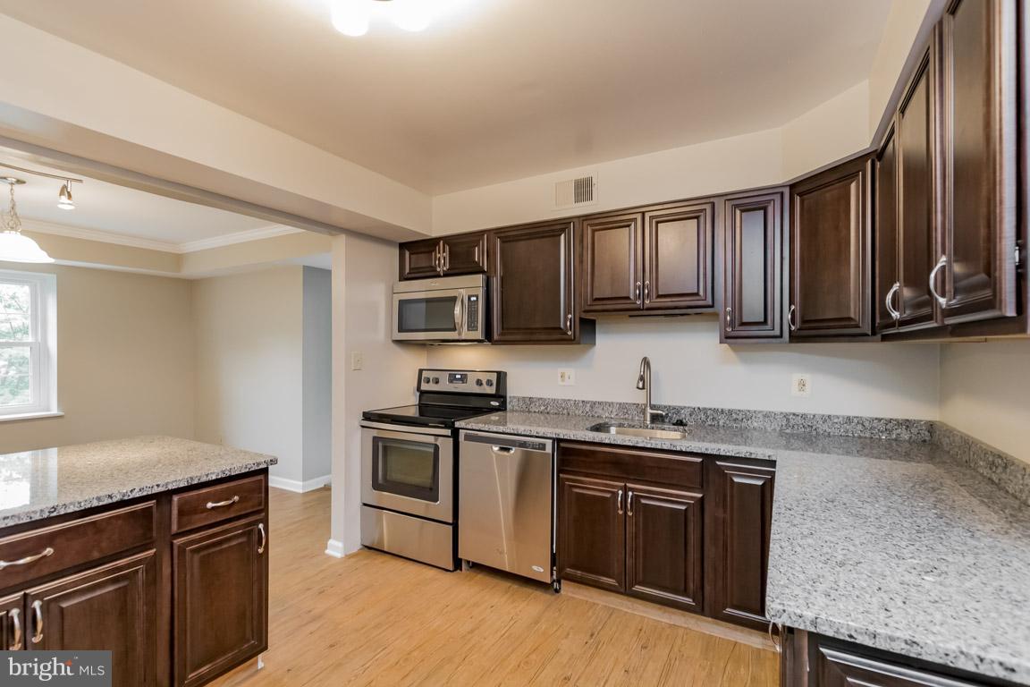 STAPLETON COURT GARDEN - Residential