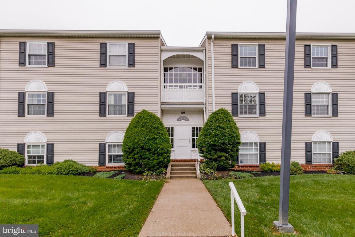 STAPLETON COURT GARDEN - Residential