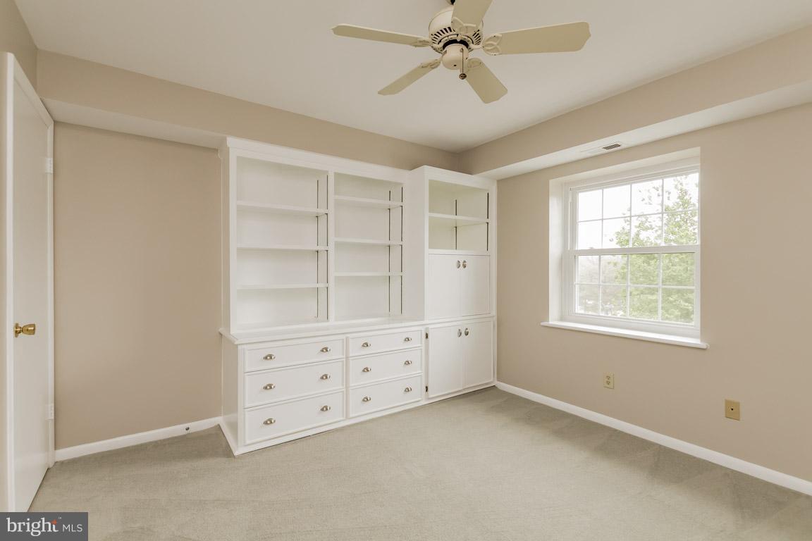 STAPLETON COURT GARDEN - Residential