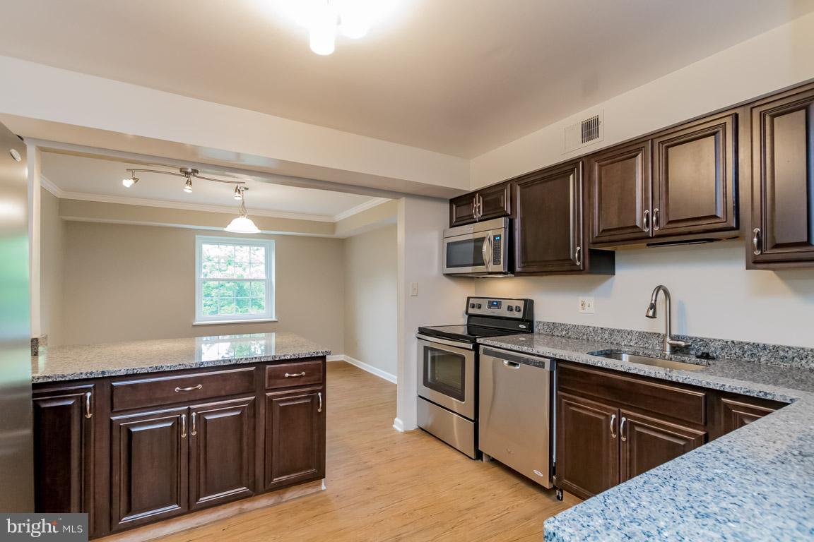 STAPLETON COURT GARDEN - Residential