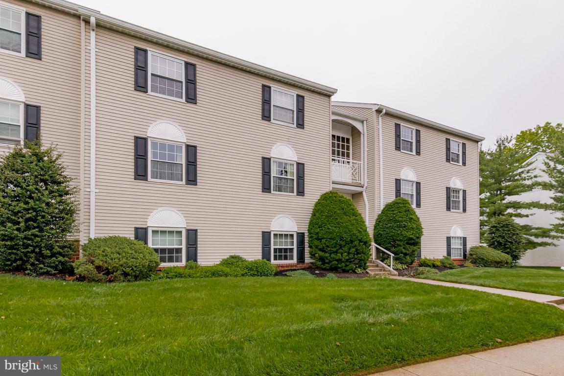 STAPLETON COURT GARDEN - Residential