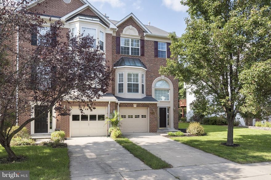 Like new 3-level End Unit Townhome on cul de sac.  Private and quiet location backing to trees and Open Space.  Upgraded granite in kitchen and atrium doors leading to deck and flagstone patio.  2 fireplaces and hardwood floors.  New: full fence/back yard, gas furnace, hot water heater, a/c unit, washer, dryer.  Community amenities offer pier, canoe/kayak rack, view down Beards Creek, Tot Lot.