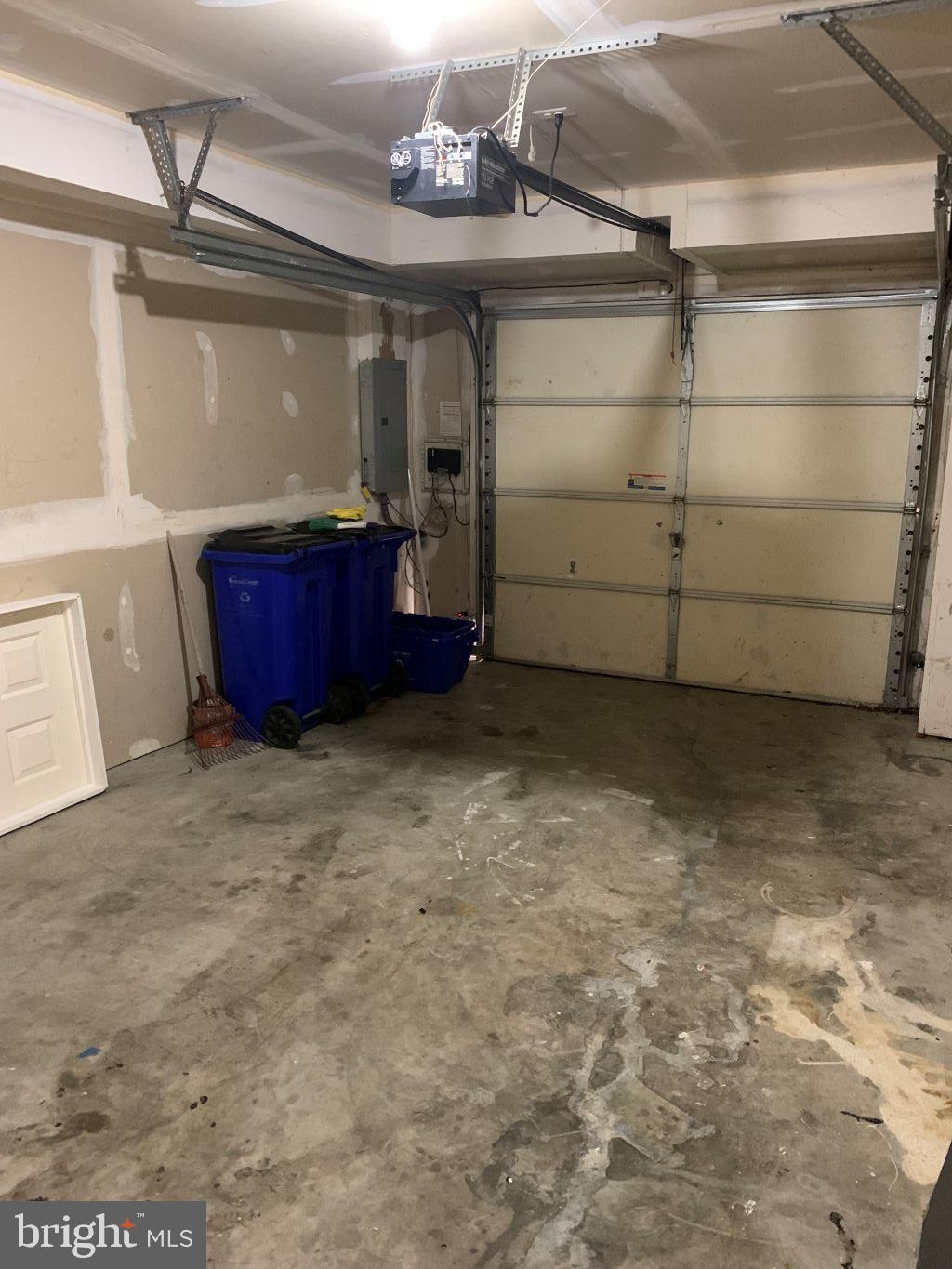 SNOWDEN RIDGE - Residential Lease