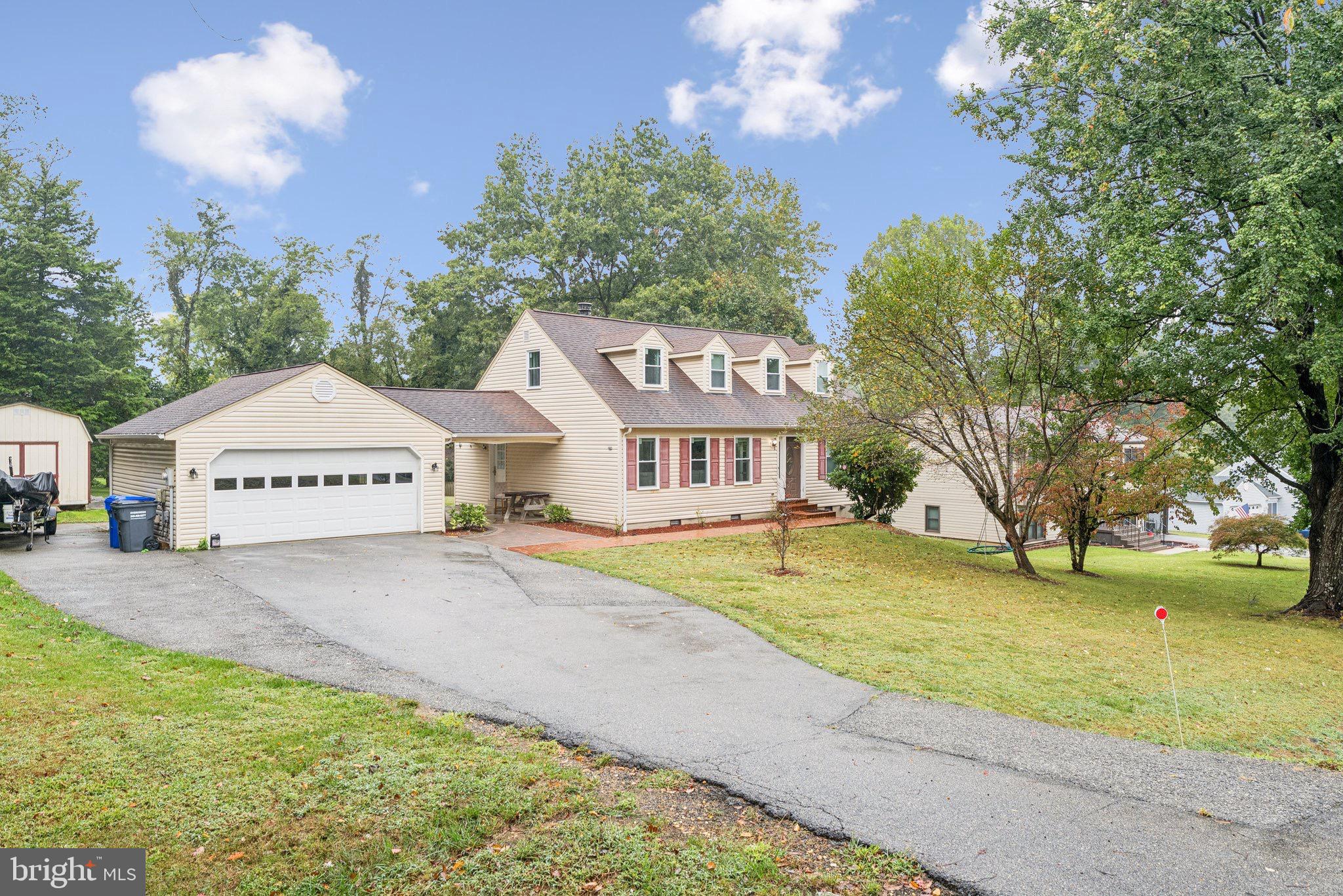 2577 LAUREL BRANCH DRIVE