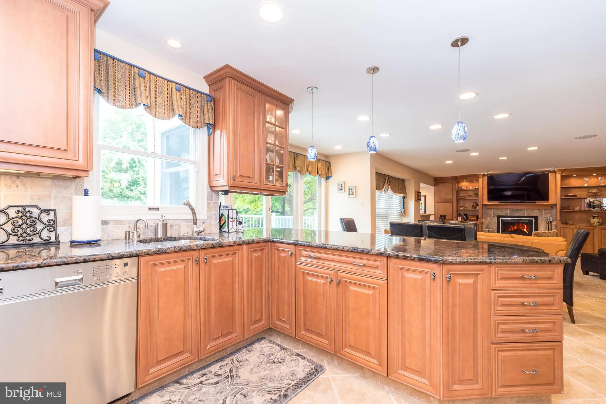 Jamison, Pennsylvania 18929, United States, 4 Bedrooms Bedrooms, ,3 BathroomsBathrooms,Residential,Contingent,183048