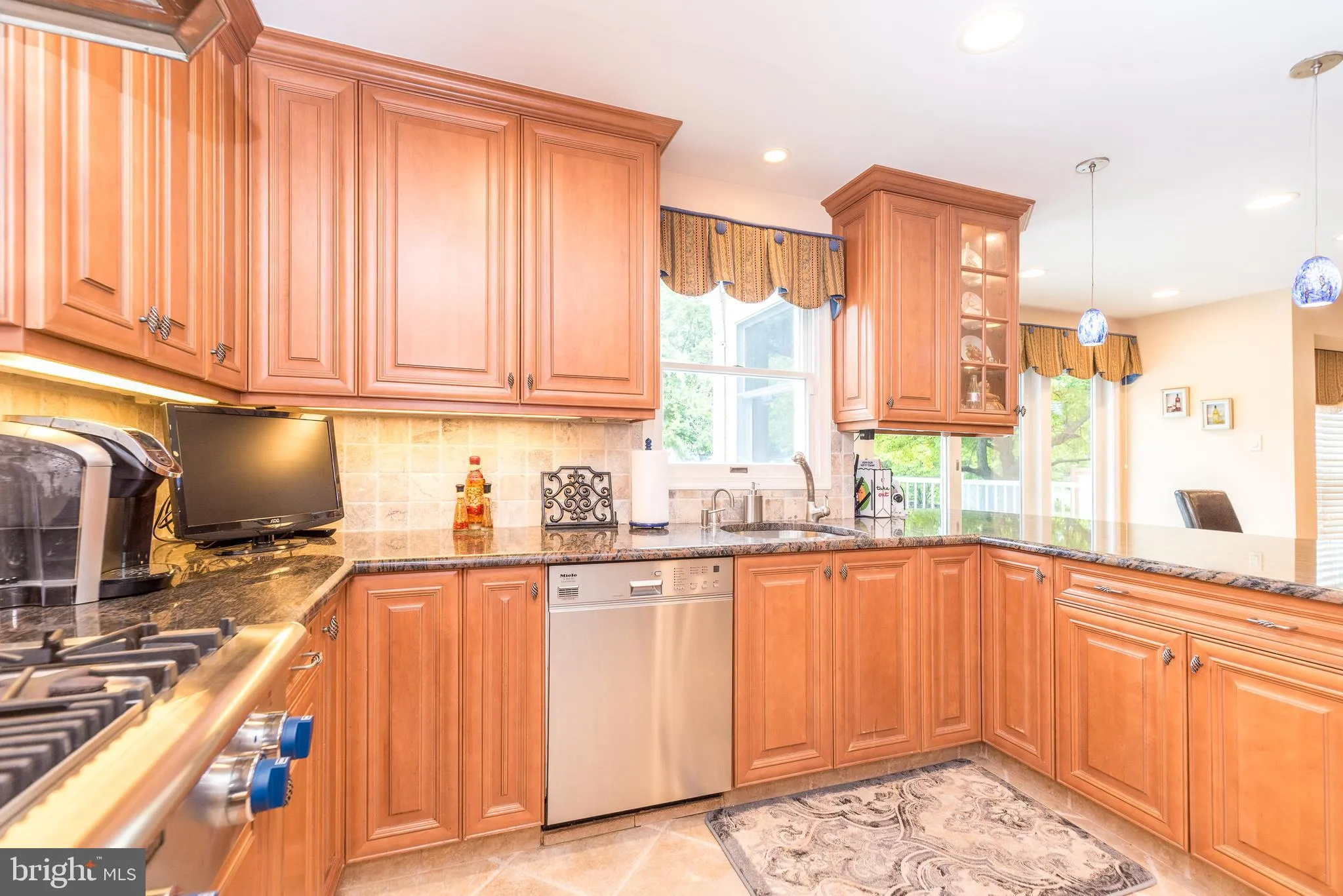 Jamison, Pennsylvania 18929, United States, 4 Bedrooms Bedrooms, ,3 BathroomsBathrooms,Residential,Contingent,183048