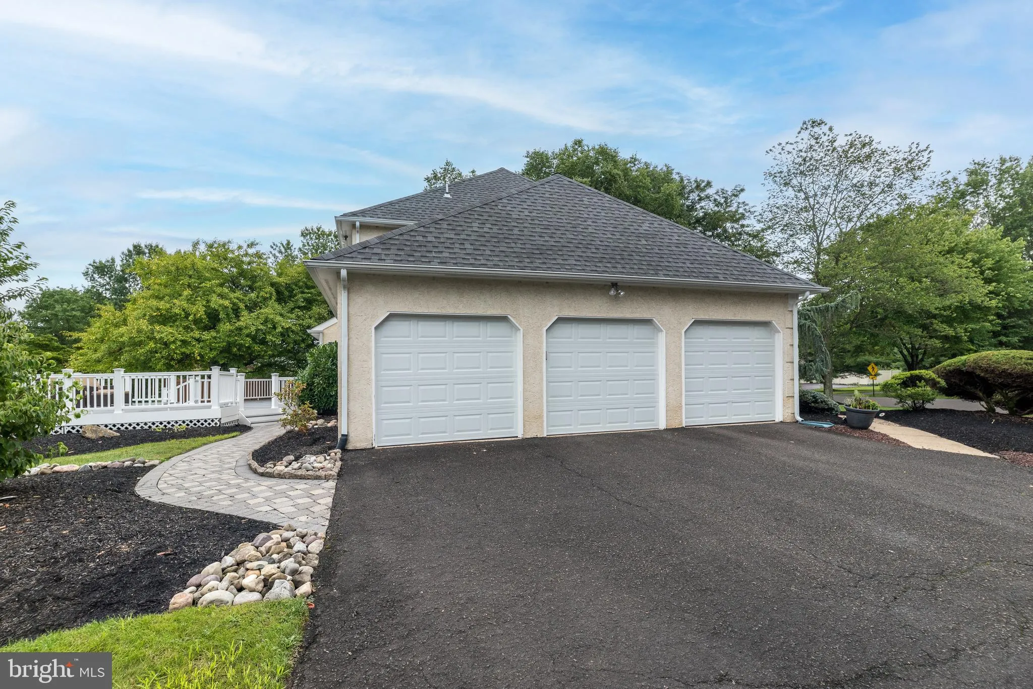 Jamison, Pennsylvania 18929, United States, 4 Bedrooms Bedrooms, ,3 BathroomsBathrooms,Residential,Contingent,183048