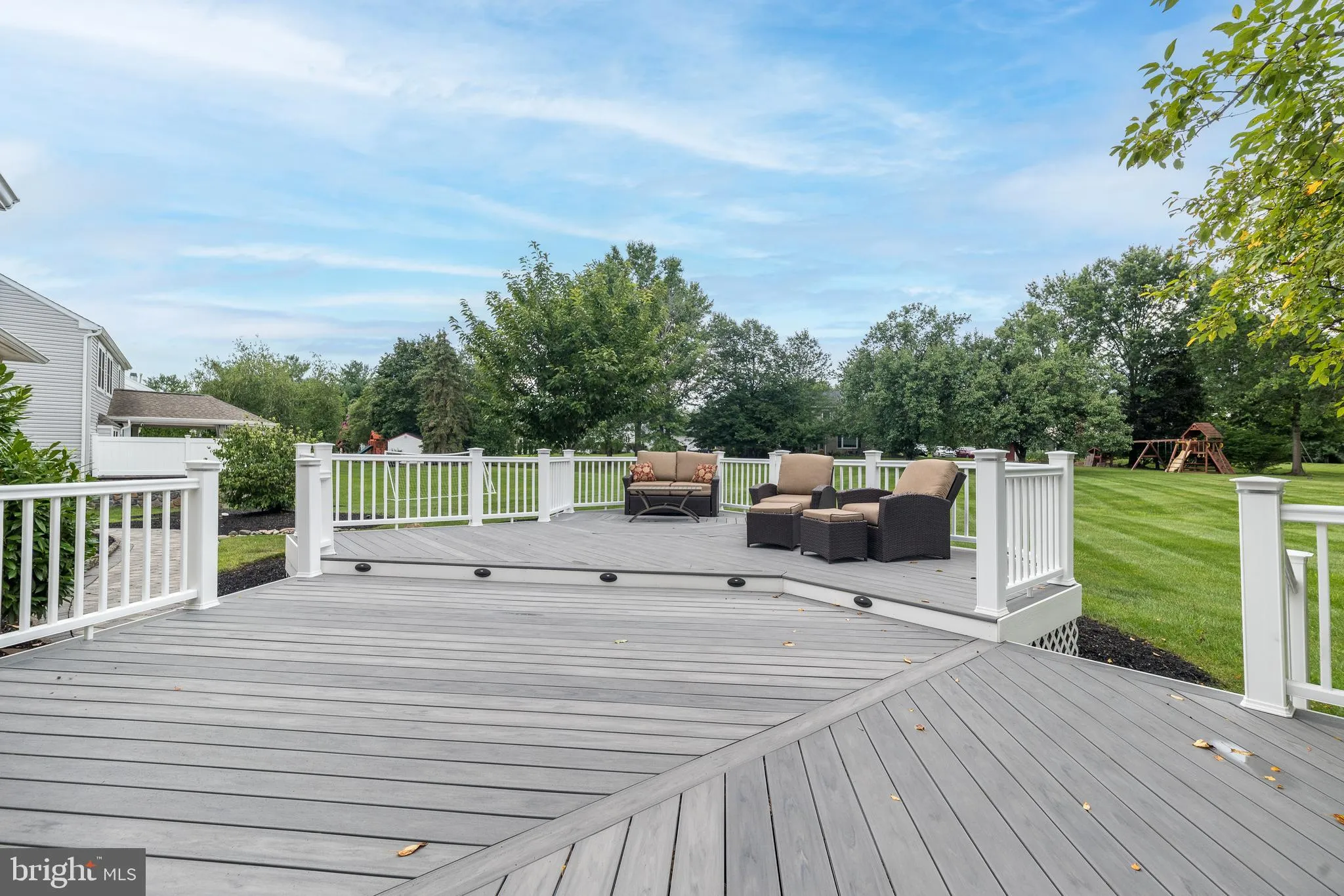 Jamison, Pennsylvania 18929, United States, 4 Bedrooms Bedrooms, ,3 BathroomsBathrooms,Residential,Contingent,183048