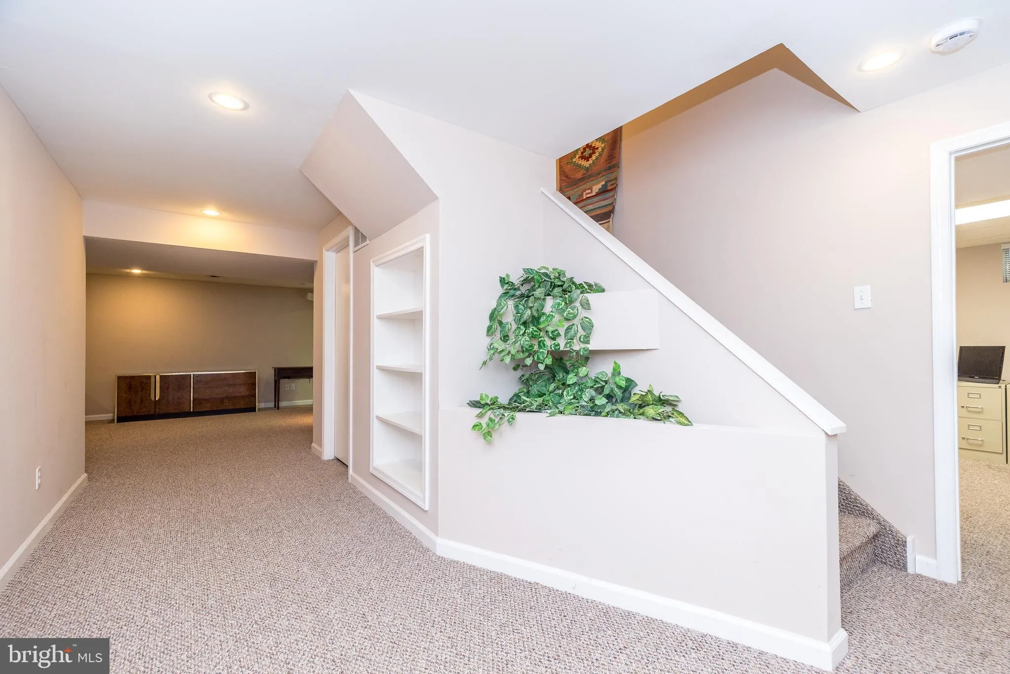 Jamison, Pennsylvania 18929, United States, 4 Bedrooms Bedrooms, ,3 BathroomsBathrooms,Residential,Contingent,183048