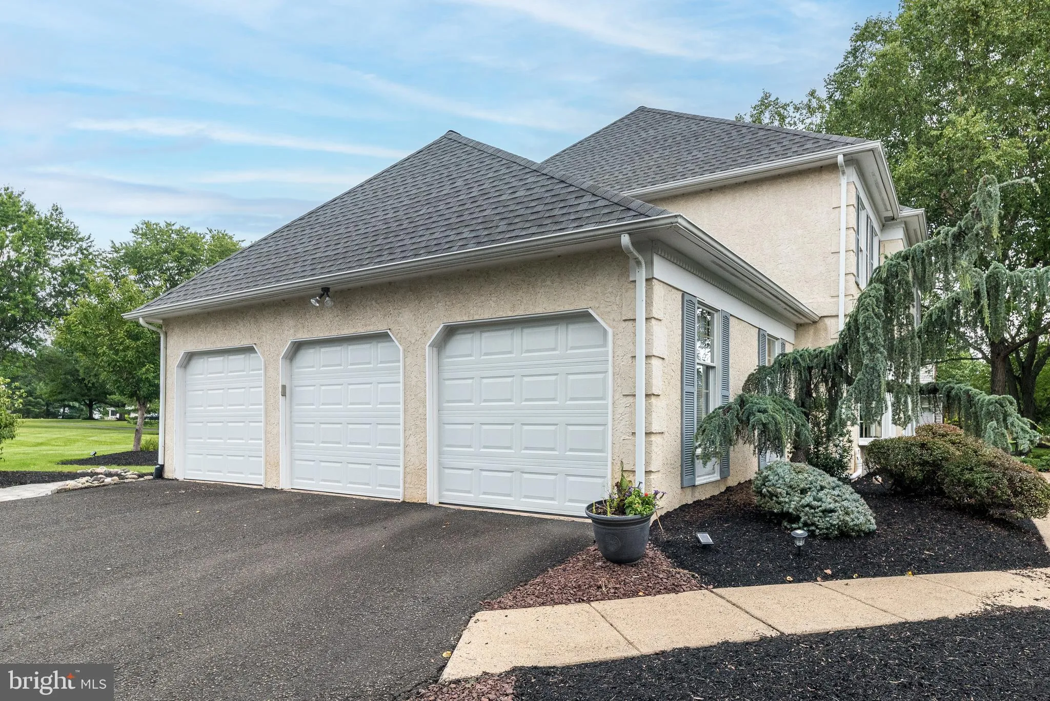 Jamison, Pennsylvania 18929, United States, 4 Bedrooms Bedrooms, ,3 BathroomsBathrooms,Residential,Contingent,183048