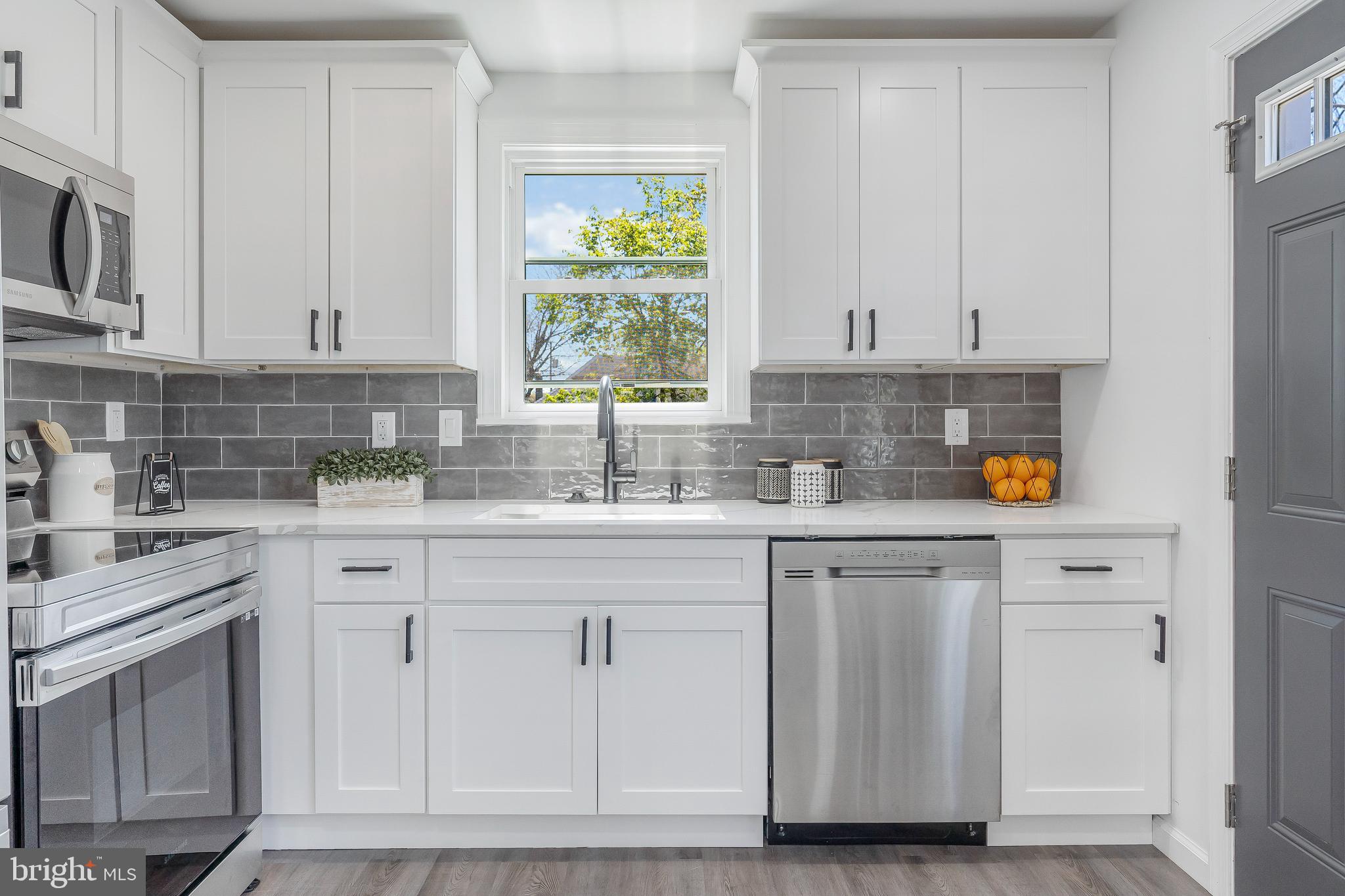 MARLYN TERRACE - Residential