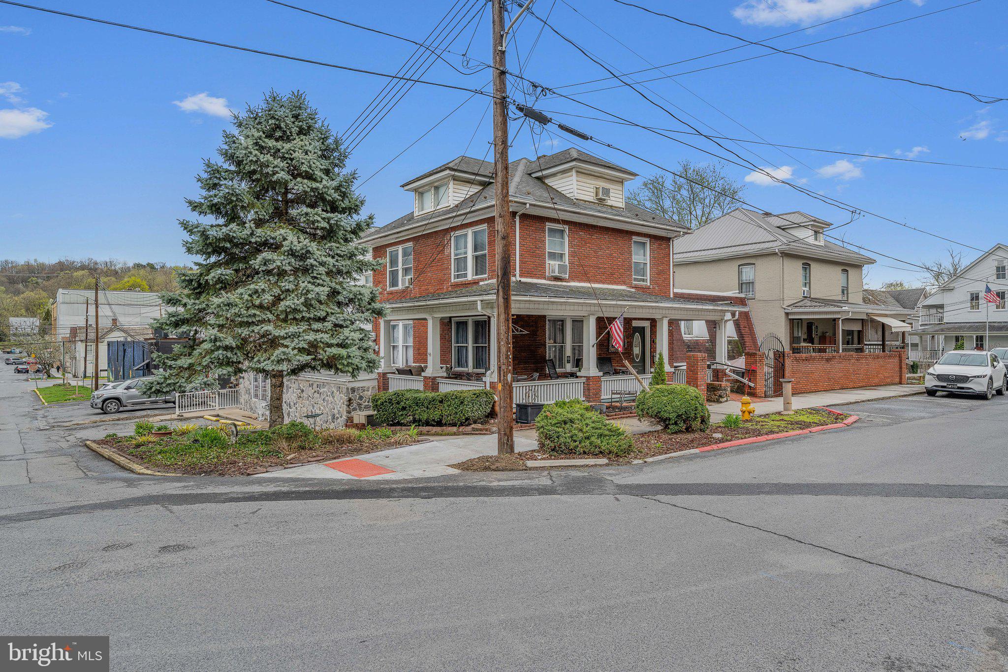 Photo 1 of 54 — 176/184 WILKES STREET, BERKELEY SPRINGS, WV 25411