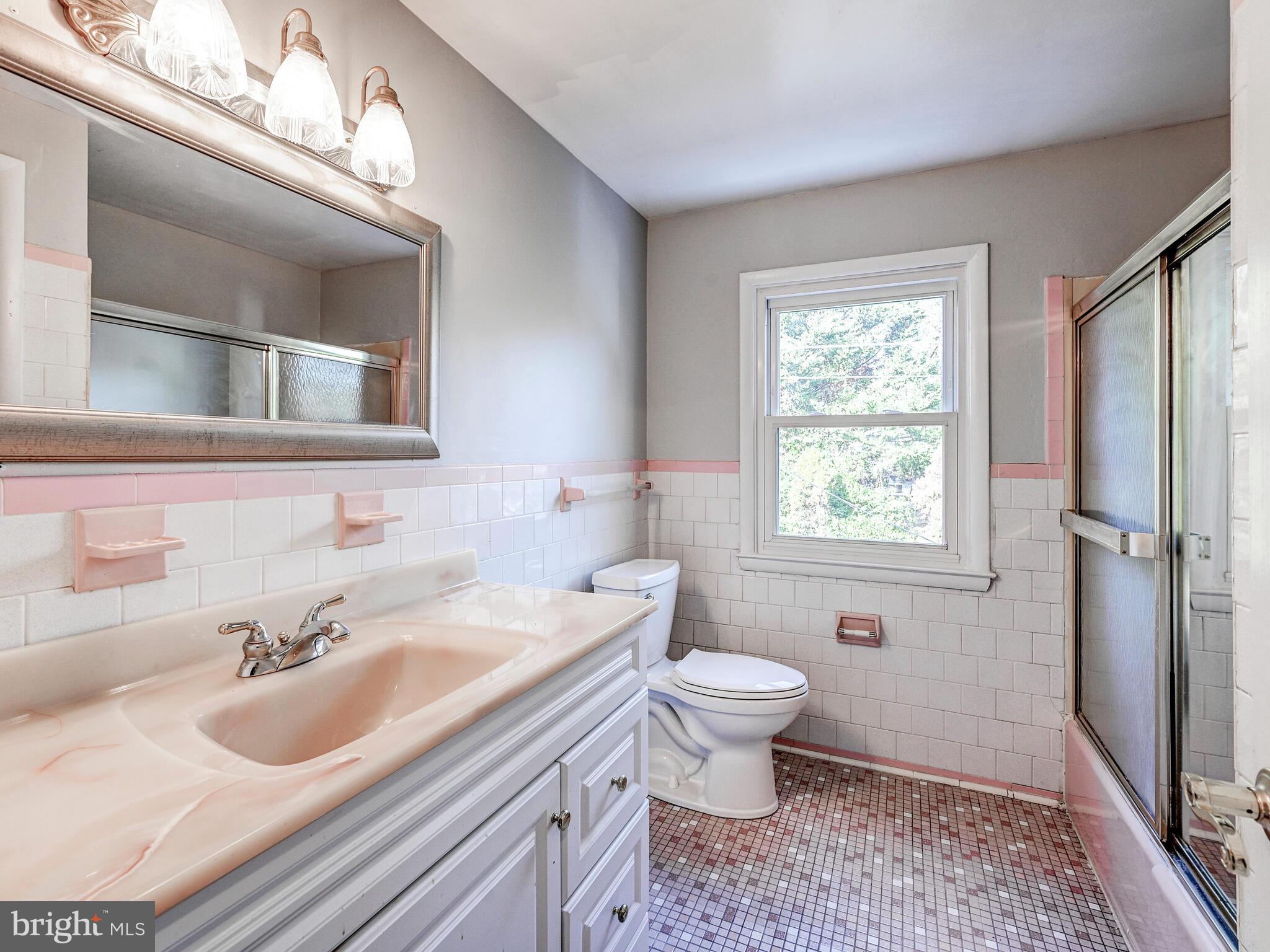 VILLA VUE EAST - Residential