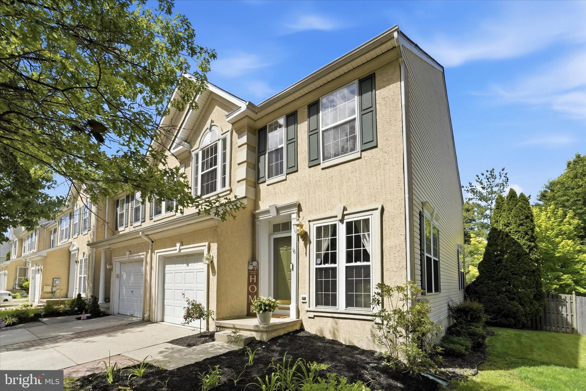 16 BRIDLE COURT