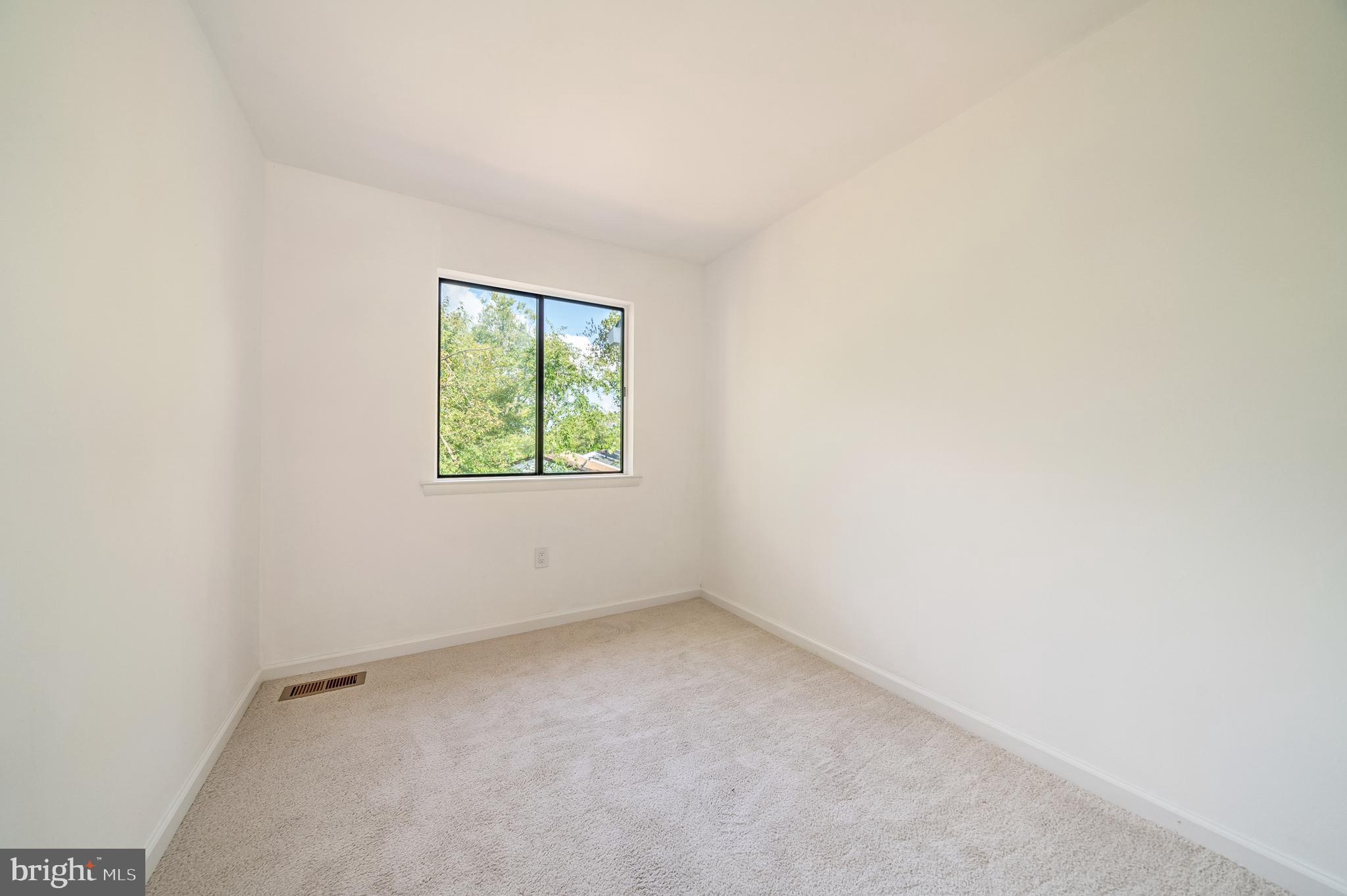 SUGARLAND SQUARE - Residential