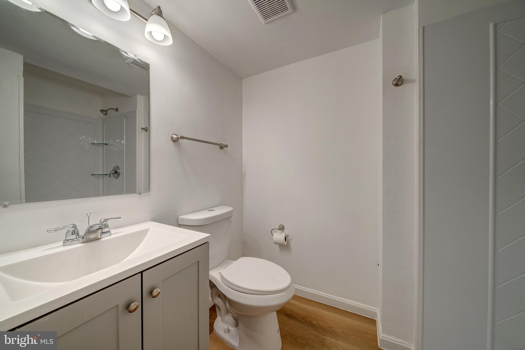 SUGARLAND SQUARE - Residential