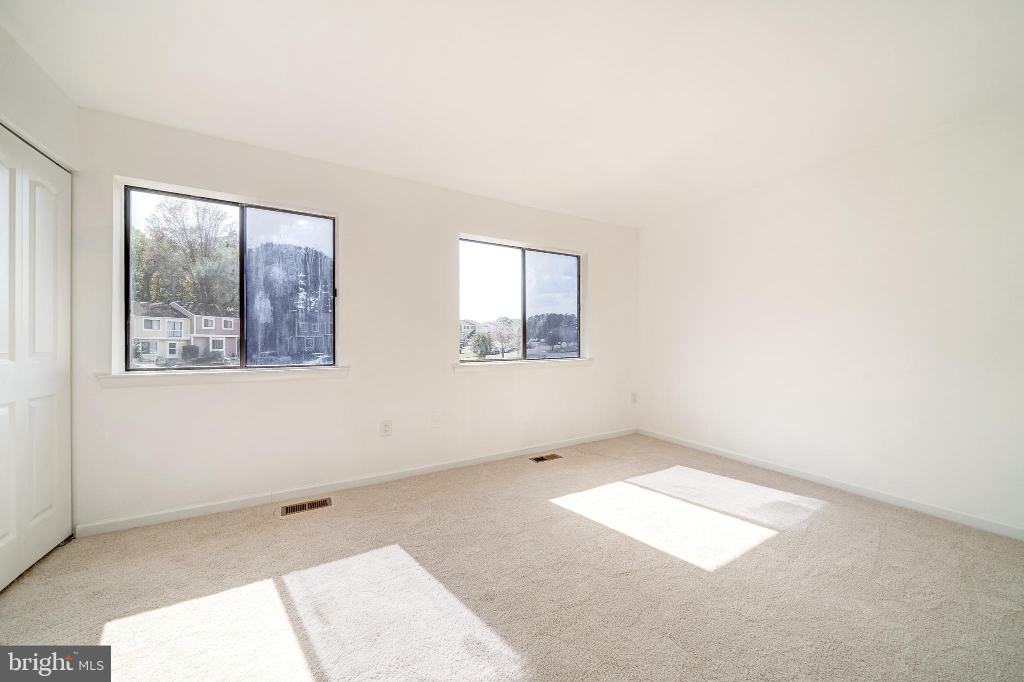 SUGARLAND SQUARE - Residential