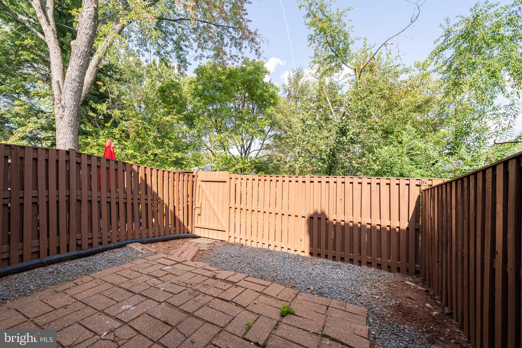 SUGARLAND SQUARE - Residential