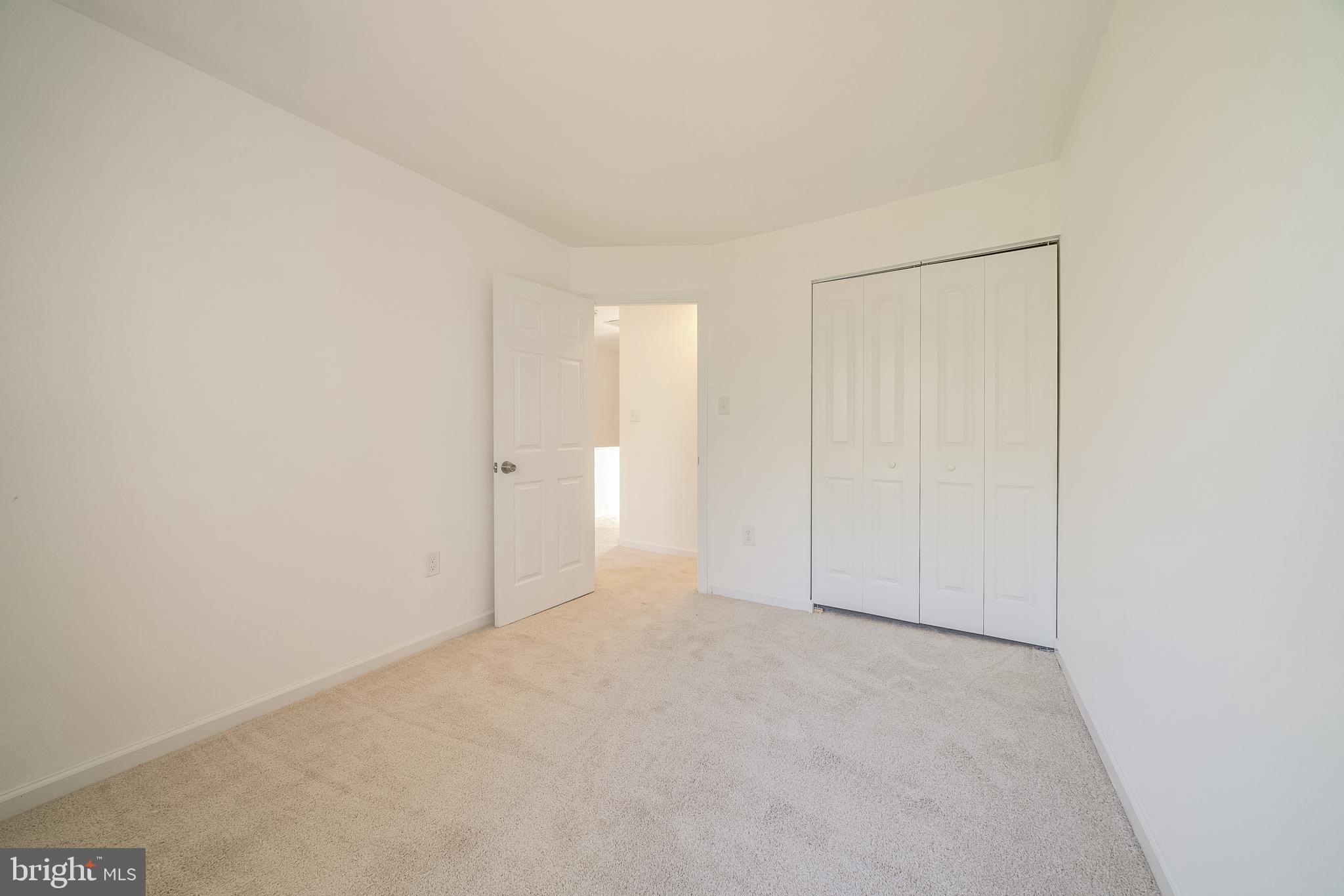 SUGARLAND SQUARE - Residential