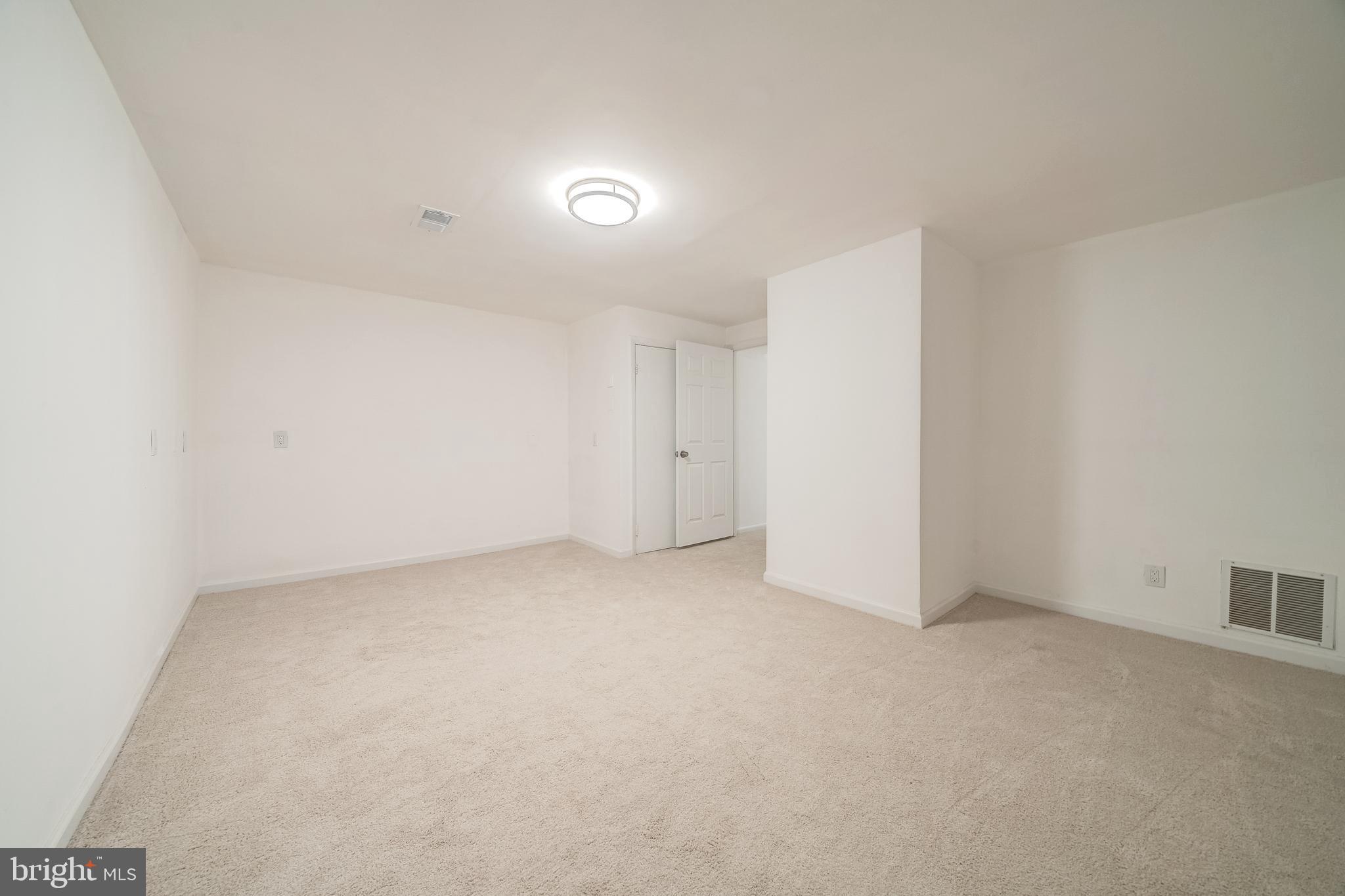 SUGARLAND SQUARE - Residential