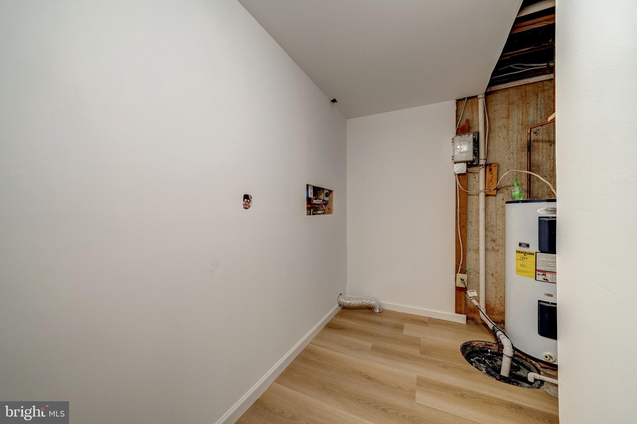 SUGARLAND SQUARE - Residential